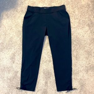Columbia black 4 way stretch, cinched hem, pull on performance pants. XL/TG